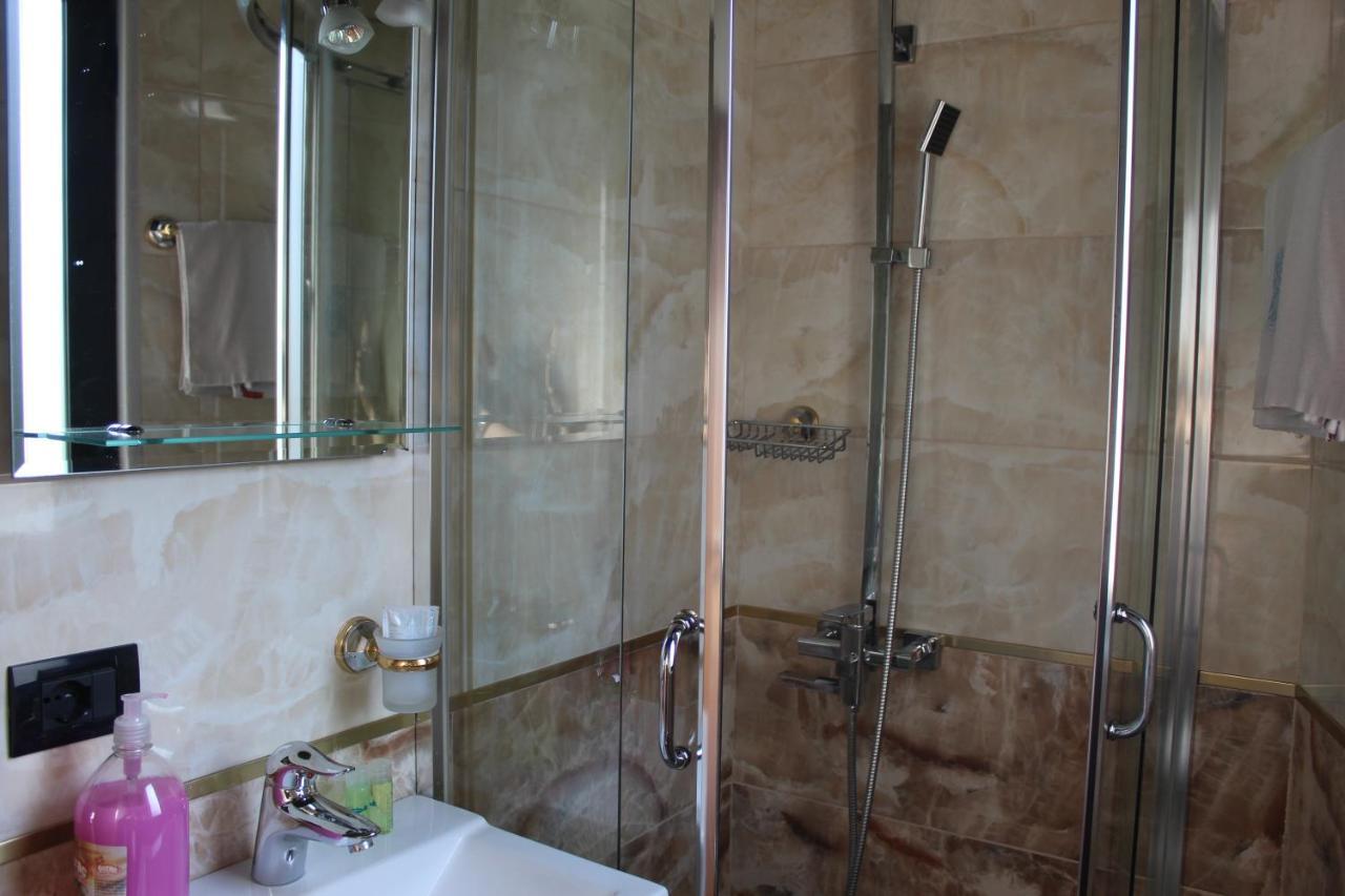 Hotel Vila 15 Tirana Esterno foto