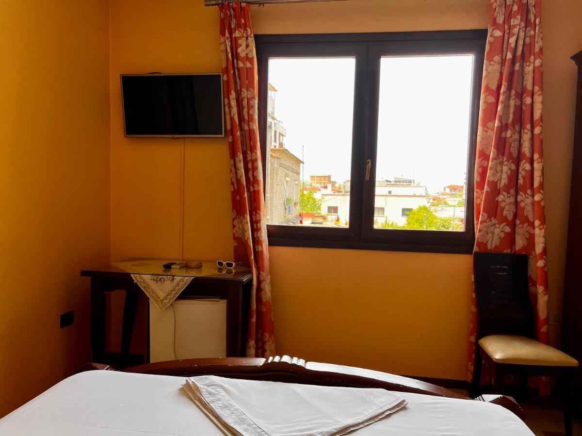 Hotel Vila 15 Tirana Esterno foto